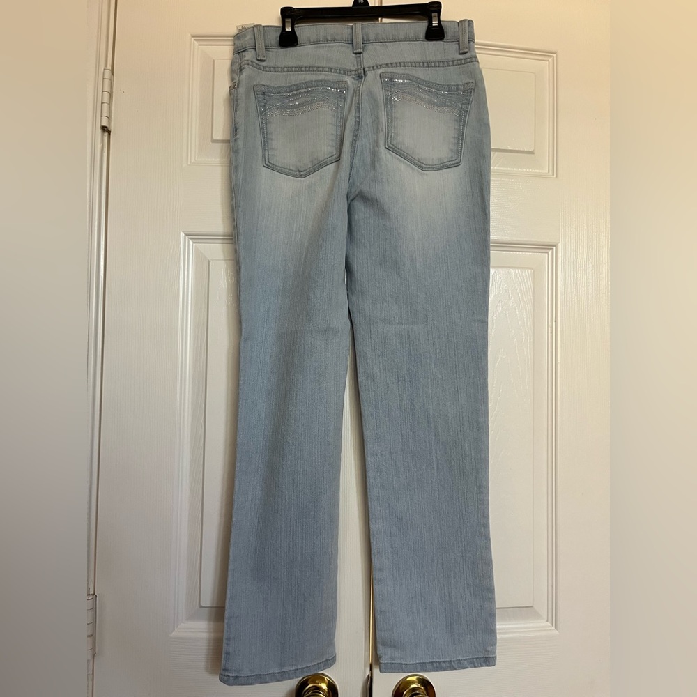 Light Straight Blue Jeans